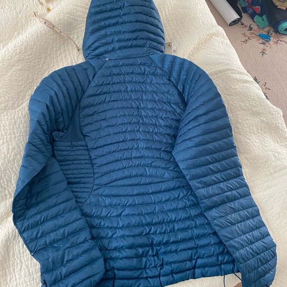 Eddie Bauer first ascent micro puff - Picture 3 of 3